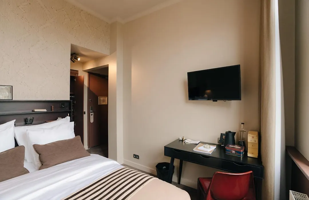 Hotel Omega-1