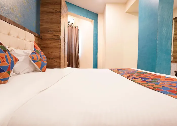 Fabexpress Sarah Gold - Nr Nesco Exhibition Center Hotel Mumbai